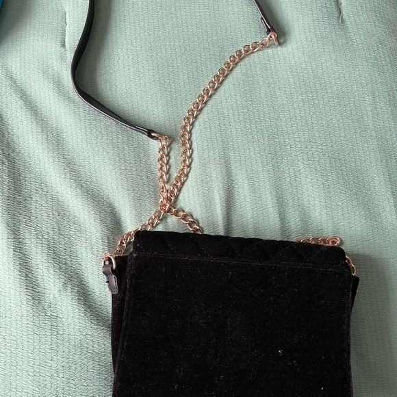 Guess crossbody - Picture 2 of 3